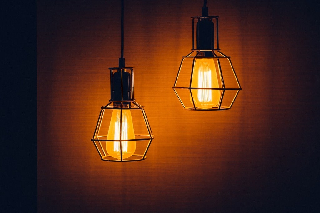 Innovative lighting setups for DIY projects at home 